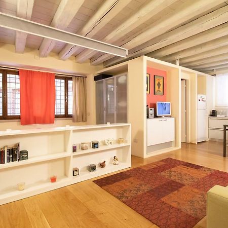Lovely Apartment Sottoriva Verona Luaran gambar