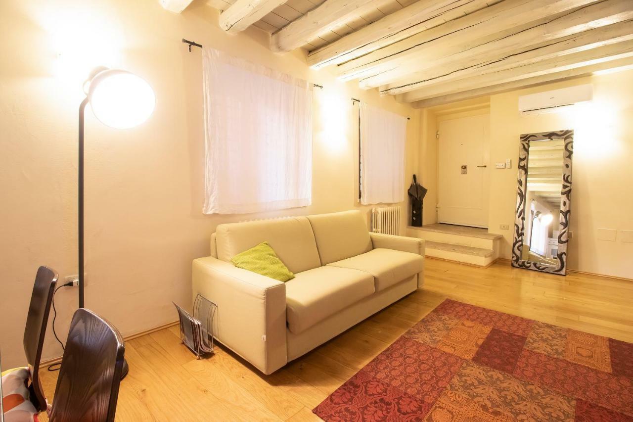 Lovely Apartment Sottoriva Verona Luaran gambar